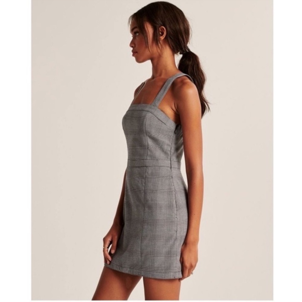 Abercrombie & Fitch Gray Sleeveless Sheath Mini Dress